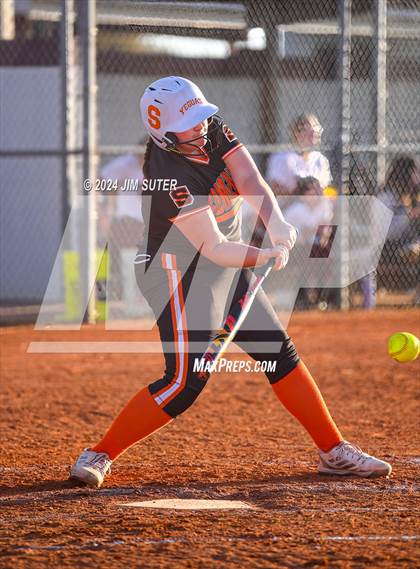 Thumbnail 2 in Iola vs Somerville photogallery.