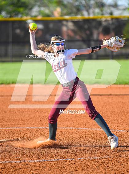 Thumbnail 2 in Iola vs Somerville photogallery.