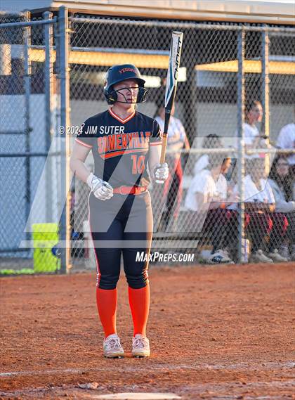 Thumbnail 2 in Iola vs Somerville photogallery.