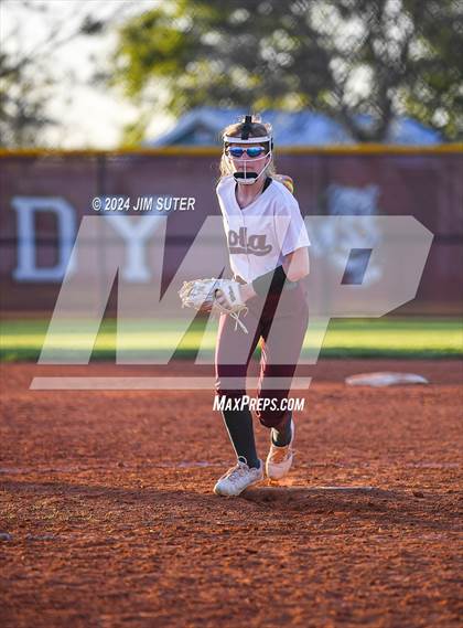 Thumbnail 3 in Iola vs Somerville photogallery.