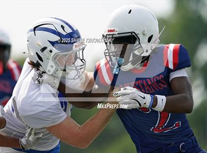 Thumbnail 1 in Quinlin Ford Vs Life Waxahachie(Varsity Scrimmage) photogallery.