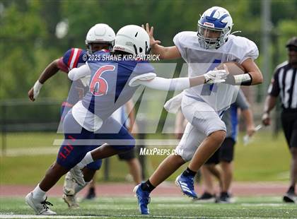 Thumbnail 3 in Quinlin Ford Vs Life Waxahachie(Varsity Scrimmage) photogallery.