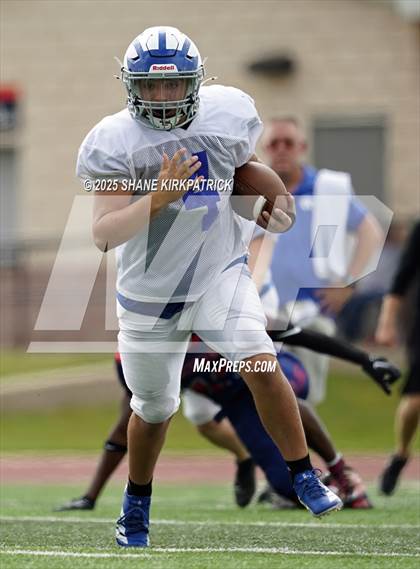 Thumbnail 2 in Quinlin Ford Vs Life Waxahachie(Varsity Scrimmage) photogallery.