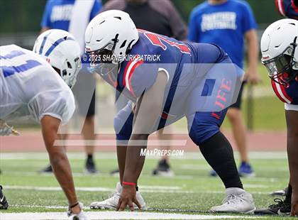 Thumbnail 3 in Quinlin Ford Vs Life Waxahachie(Varsity Scrimmage) photogallery.