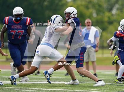 Thumbnail 2 in Quinlin Ford Vs Life Waxahachie(Varsity Scrimmage) photogallery.