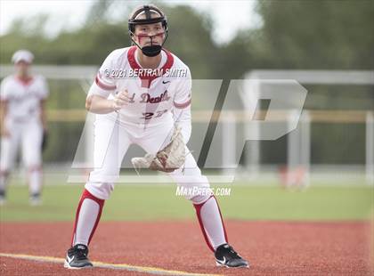 Thumbnail 2 in Niagara Falls @ Clarence (NYSPHSAA Section 6 Class AA Semifinal) photogallery.
