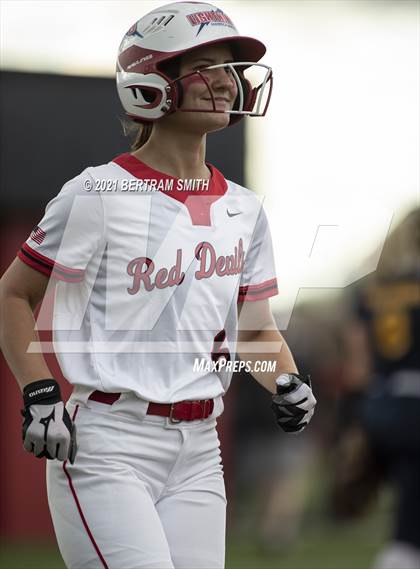 Thumbnail 2 in Niagara Falls @ Clarence (NYSPHSAA Section 6 Class AA Semifinal) photogallery.