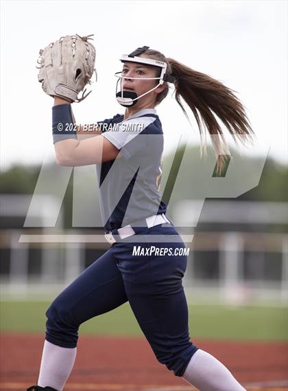 Thumbnail 3 in Niagara Falls @ Clarence (NYSPHSAA Section 6 Class AA Semifinal) photogallery.