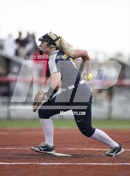 Thumbnail 2 in Niagara Falls @ Clarence (NYSPHSAA Section 6 Class AA Semifinal) photogallery.
