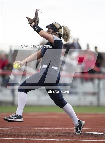 Thumbnail 2 in Niagara Falls @ Clarence (NYSPHSAA Section 6 Class AA Semifinal) photogallery.