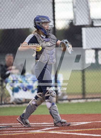 Thumbnail 3 in Niagara Falls @ Clarence (NYSPHSAA Section 6 Class AA Semifinal) photogallery.