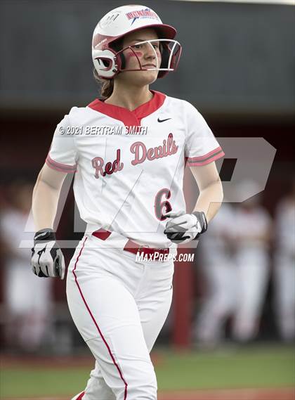 Thumbnail 1 in Niagara Falls @ Clarence (NYSPHSAA Section 6 Class AA Semifinal) photogallery.