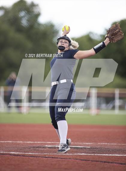 Thumbnail 3 in Niagara Falls @ Clarence (NYSPHSAA Section 6 Class AA Semifinal) photogallery.