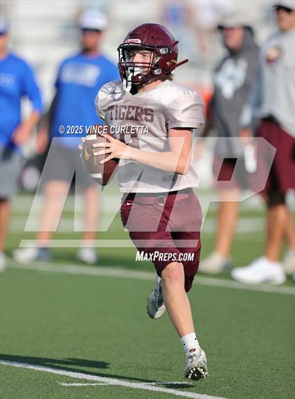 Thumbnail 3 in New Braunfels @ Dripping Springs (Scrimmage) photogallery.
