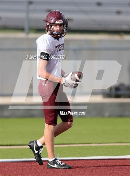 Thumbnail 2 in New Braunfels @ Dripping Springs (Scrimmage) photogallery.