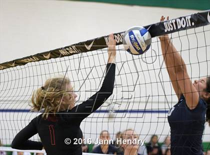 Thumbnail 3 in Flintridge Sacred Heart vs. Valley Christian (Durango Fall Classic) photogallery.