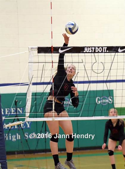 Thumbnail 2 in Flintridge Sacred Heart vs. Valley Christian (Durango Fall Classic) photogallery.