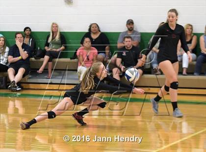 Thumbnail 3 in Flintridge Sacred Heart vs. Valley Christian (Durango Fall Classic) photogallery.