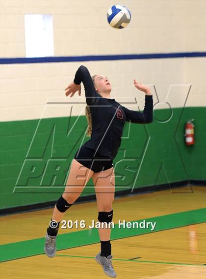 Thumbnail 2 in Flintridge Sacred Heart vs. Valley Christian (Durango Fall Classic) photogallery.