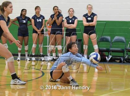 Thumbnail 2 in Flintridge Sacred Heart vs. Valley Christian (Durango Fall Classic) photogallery.