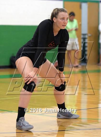 Thumbnail 1 in Flintridge Sacred Heart vs. Valley Christian (Durango Fall Classic) photogallery.