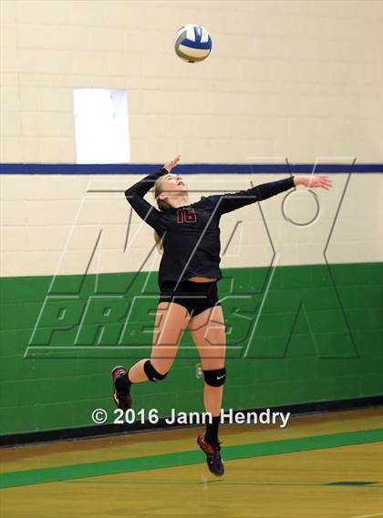 Thumbnail 1 in Flintridge Sacred Heart vs. Valley Christian (Durango Fall Classic) photogallery.