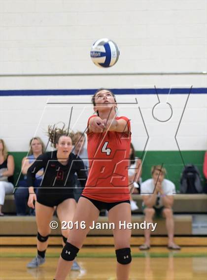Thumbnail 3 in Flintridge Sacred Heart vs. Valley Christian (Durango Fall Classic) photogallery.