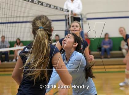 Thumbnail 3 in Flintridge Sacred Heart vs. Valley Christian (Durango Fall Classic) photogallery.