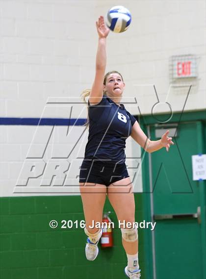 Thumbnail 3 in Flintridge Sacred Heart vs. Valley Christian (Durango Fall Classic) photogallery.