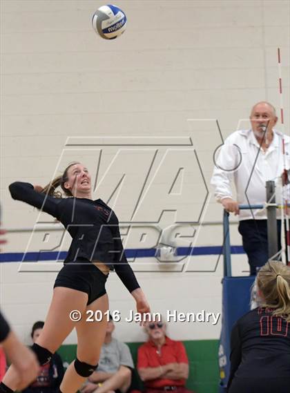 Thumbnail 3 in Flintridge Sacred Heart vs. Valley Christian (Durango Fall Classic) photogallery.