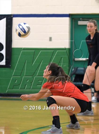 Thumbnail 3 in Flintridge Sacred Heart vs. Valley Christian (Durango Fall Classic) photogallery.