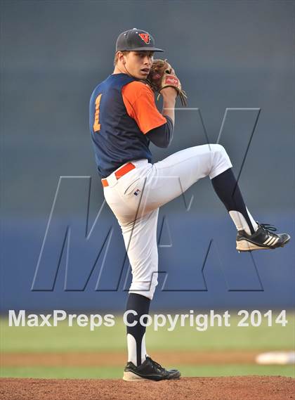 Thumbnail 2 in Grossmont vs. Valhalla (CIF SDS D1 Final) photogallery.