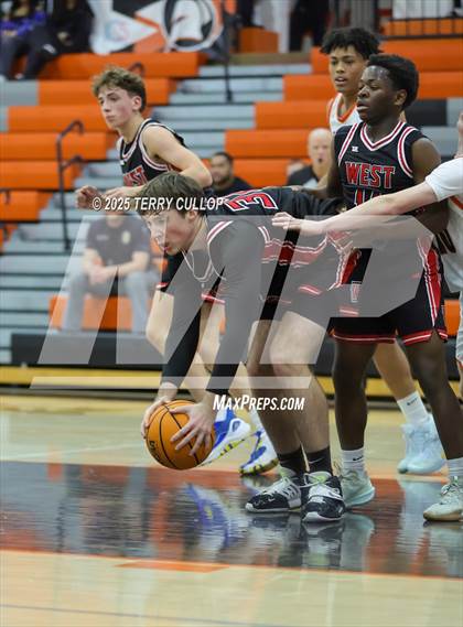 Thumbnail 2 in West @ Murray photogallery.