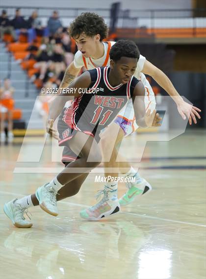 Thumbnail 3 in West @ Murray photogallery.