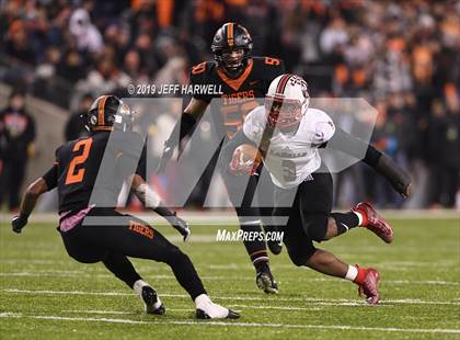 Thumbnail 1 in Washington vs. La Salle (OHSAA D2 Final)  photogallery.