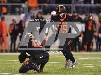 Thumbnail 2 in Washington vs. La Salle (OHSAA D2 Final)  photogallery.