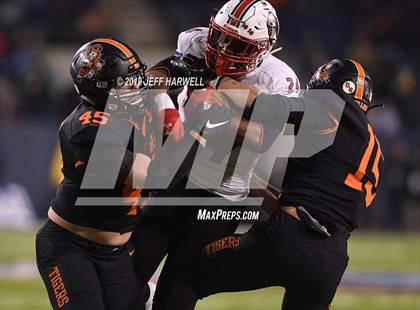 Thumbnail 1 in Washington vs. La Salle (OHSAA D2 Final)  photogallery.
