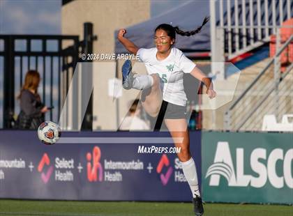 Thumbnail 1 in Rowland Hall vs. Waterford (UHSAA 2A Semifinal) photogallery.