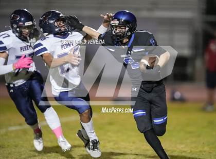 Thumbnail 2 in Perry @ Chandler photogallery.