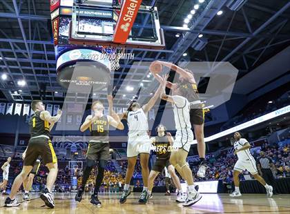 Thumbnail 1 in Staley vs Kickapoo (MSHSAA Class 6 Championship) photogallery.