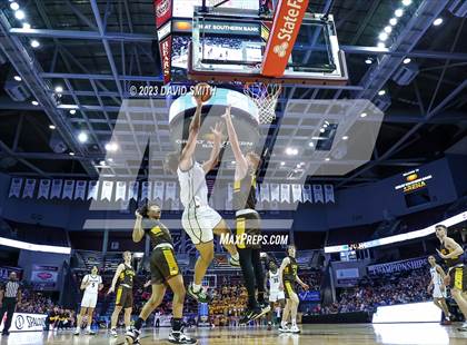 Thumbnail 3 in Staley vs Kickapoo (MSHSAA Class 6 Championship) photogallery.