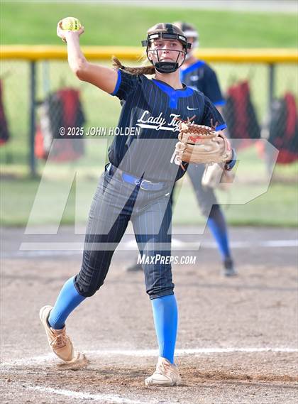 Thumbnail 2 in Newkirk @ Pawnee photogallery.