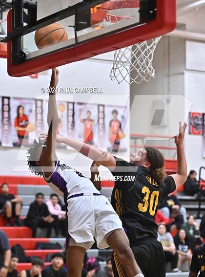 Thumbnail 1 in Maryvale vs Valley Vista (Phoenix Union Coyote Classic) photogallery.