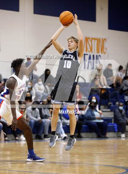 Thumbnail 2 in Chilton County vs. Helena photogallery.