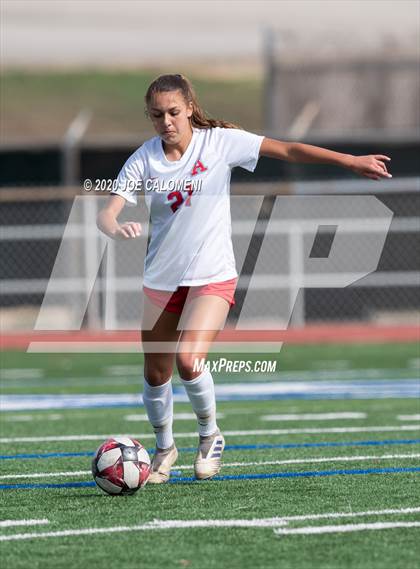 Thumbnail 1 in Lee [Robert E.] vs Antonian Prep (NEISD Soccer Showcase) photogallery.