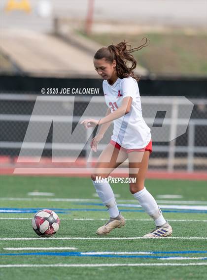 Thumbnail 1 in Lee [Robert E.] vs Antonian Prep (NEISD Soccer Showcase) photogallery.