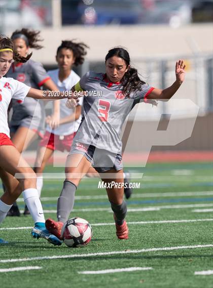 Thumbnail 3 in Lee [Robert E.] vs Antonian Prep (NEISD Soccer Showcase) photogallery.