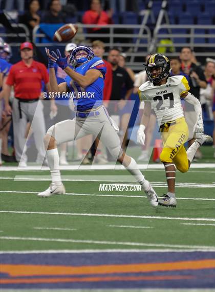 Thumbnail 2 in Westlake vs SA Brennan (UIL 6A Area Playoff) photogallery.