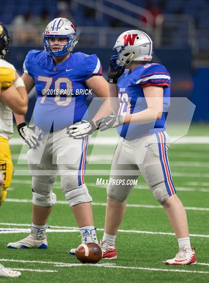 Thumbnail 1 in Westlake vs SA Brennan (UIL 6A Area Playoff) photogallery.