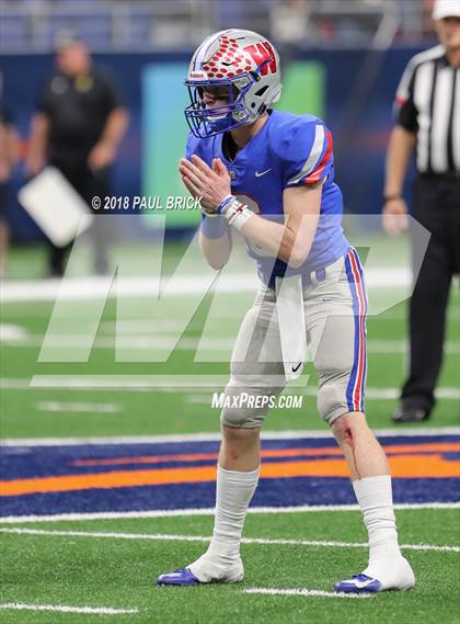 Thumbnail 3 in Westlake vs SA Brennan (UIL 6A Area Playoff) photogallery.